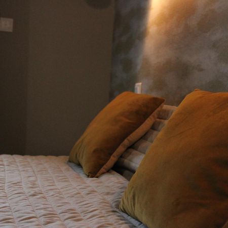 Logis Hotel L'Ayguelade Bielle Экстерьер фото