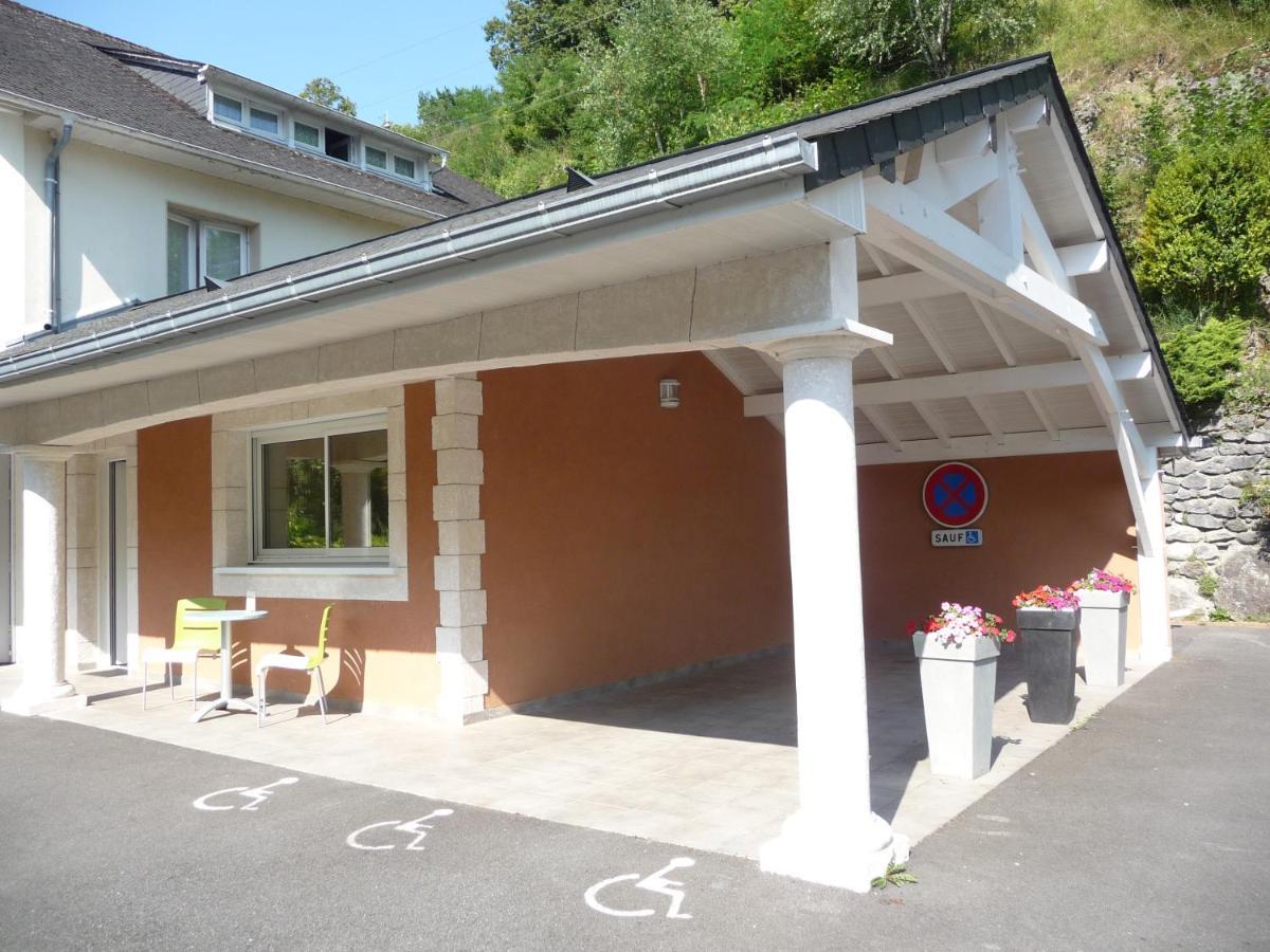 Logis Hotel L'Ayguelade Bielle Экстерьер фото