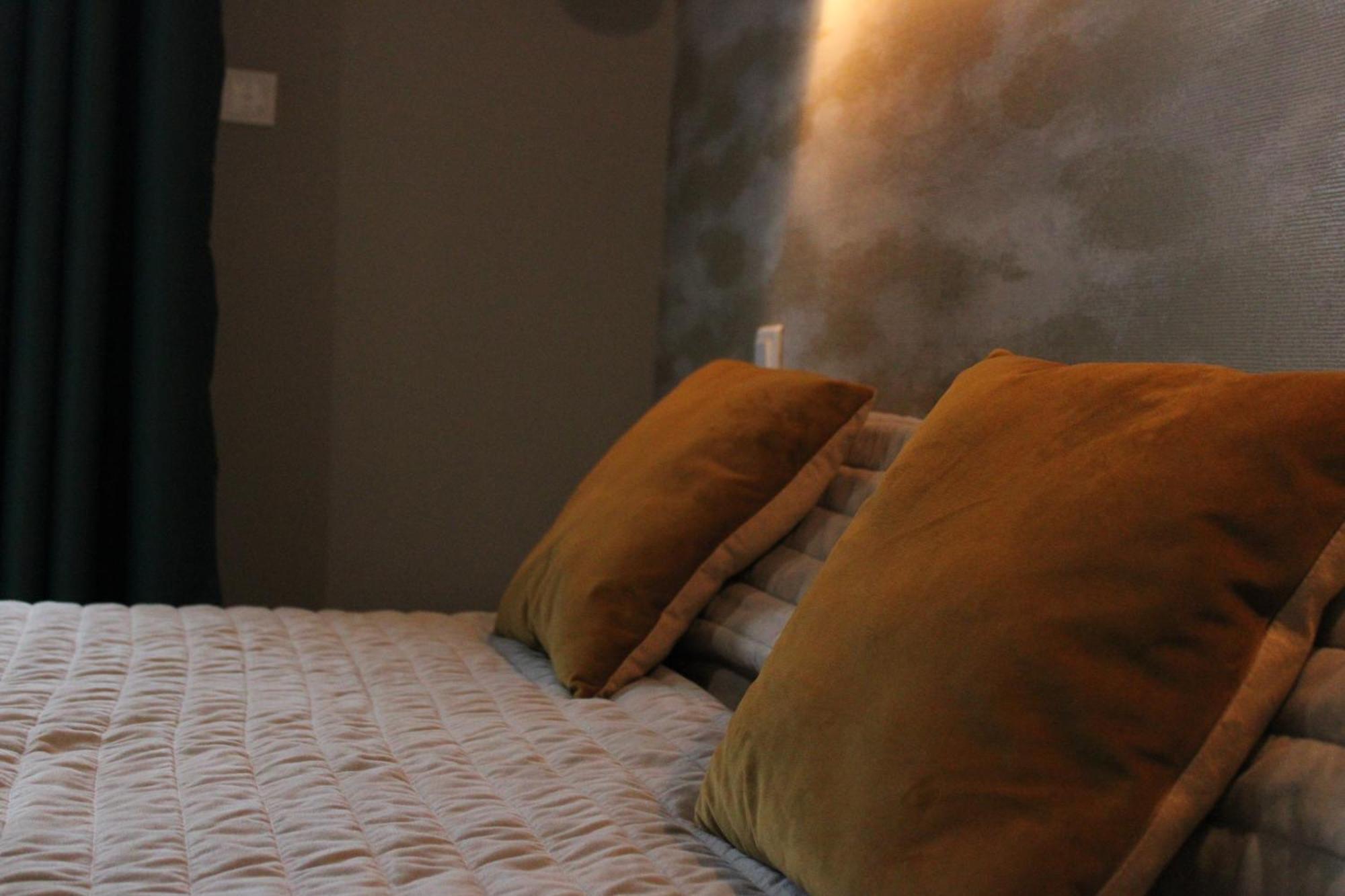 Logis Hotel L'Ayguelade Bielle Экстерьер фото
