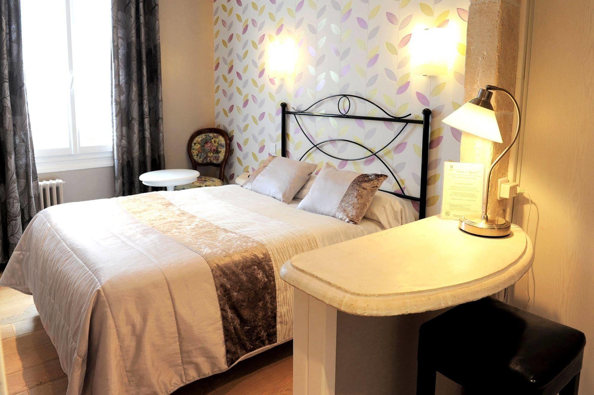 Logis Hotel L'Ayguelade Bielle Экстерьер фото
